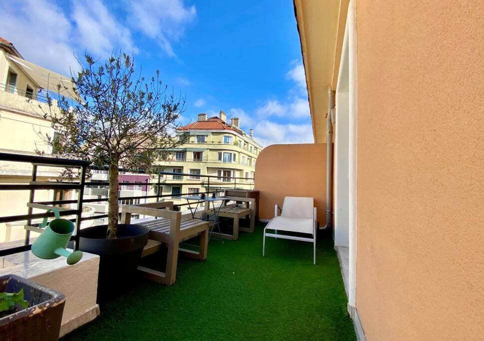 Ferienwohnung Toit-Terrasse Traversant Plein Centre 100M Du Lac Annecy Exterior foto